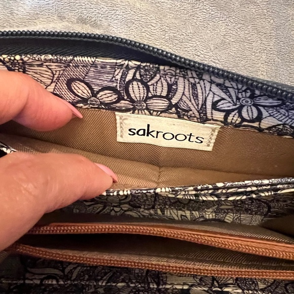 Sakroots Artist Circle Navy/White Clutch Organizer Zip Wallet - Picture 2 of 10